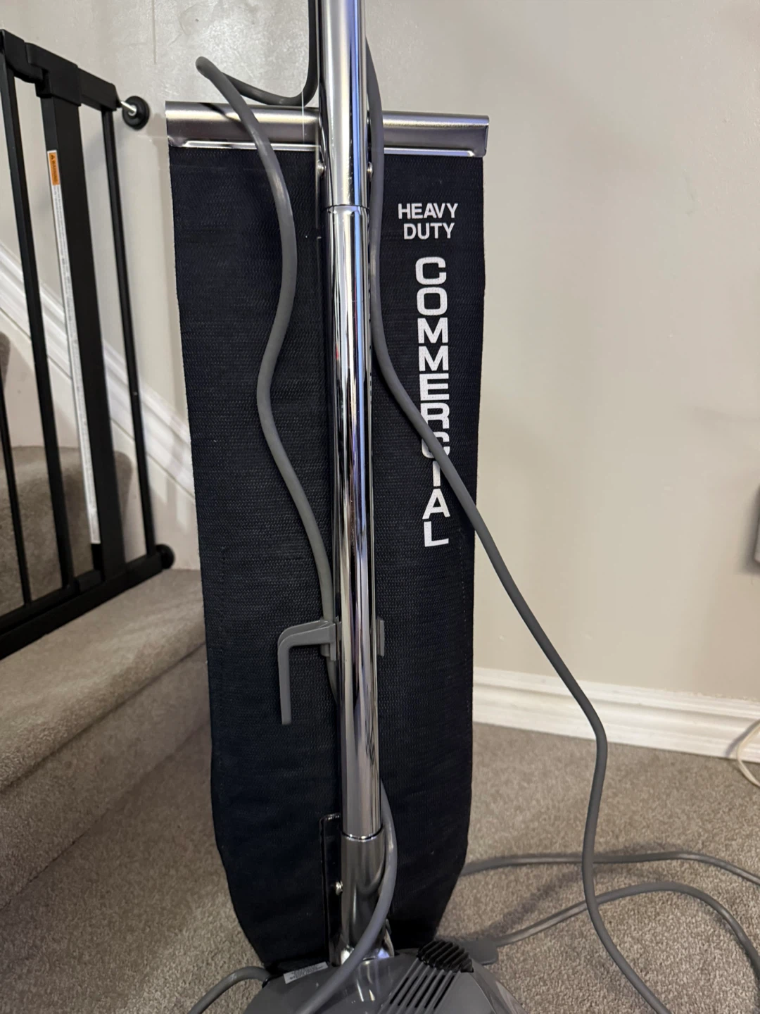 LIKE NEW Sanitaire Commercial Bagged Vacuum - photo 3