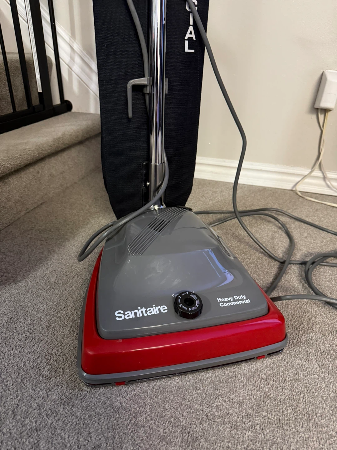 LIKE NEW Sanitaire Commercial Bagged Vacuum - photo 2