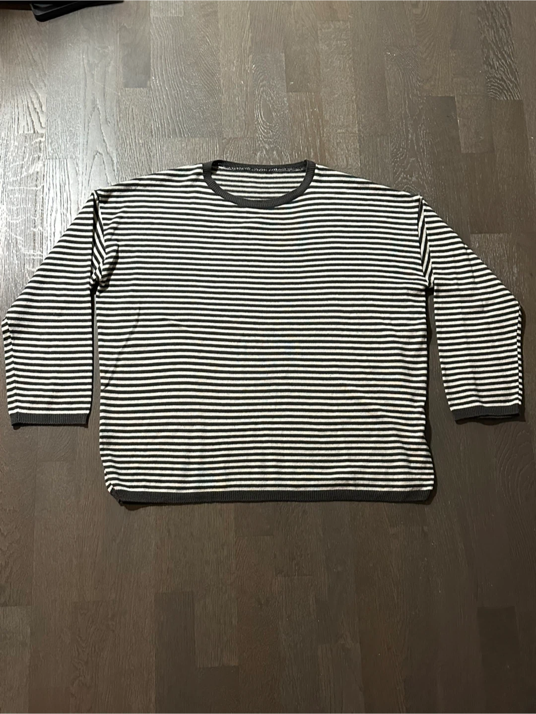 🇰🇷 (Over-fit) Striped long sleeve sweater