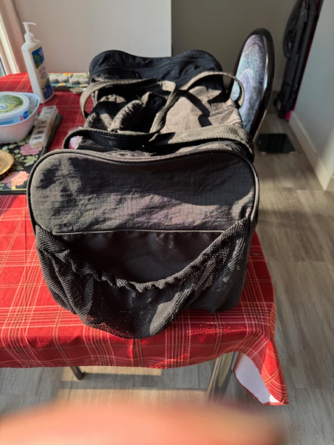 Lululemon Black Gym/Duffle Bag - photo 2