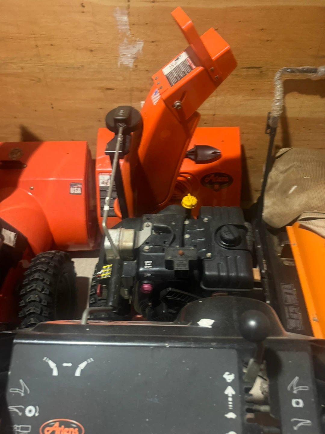 Ariens Deluxe 28 Snowblower