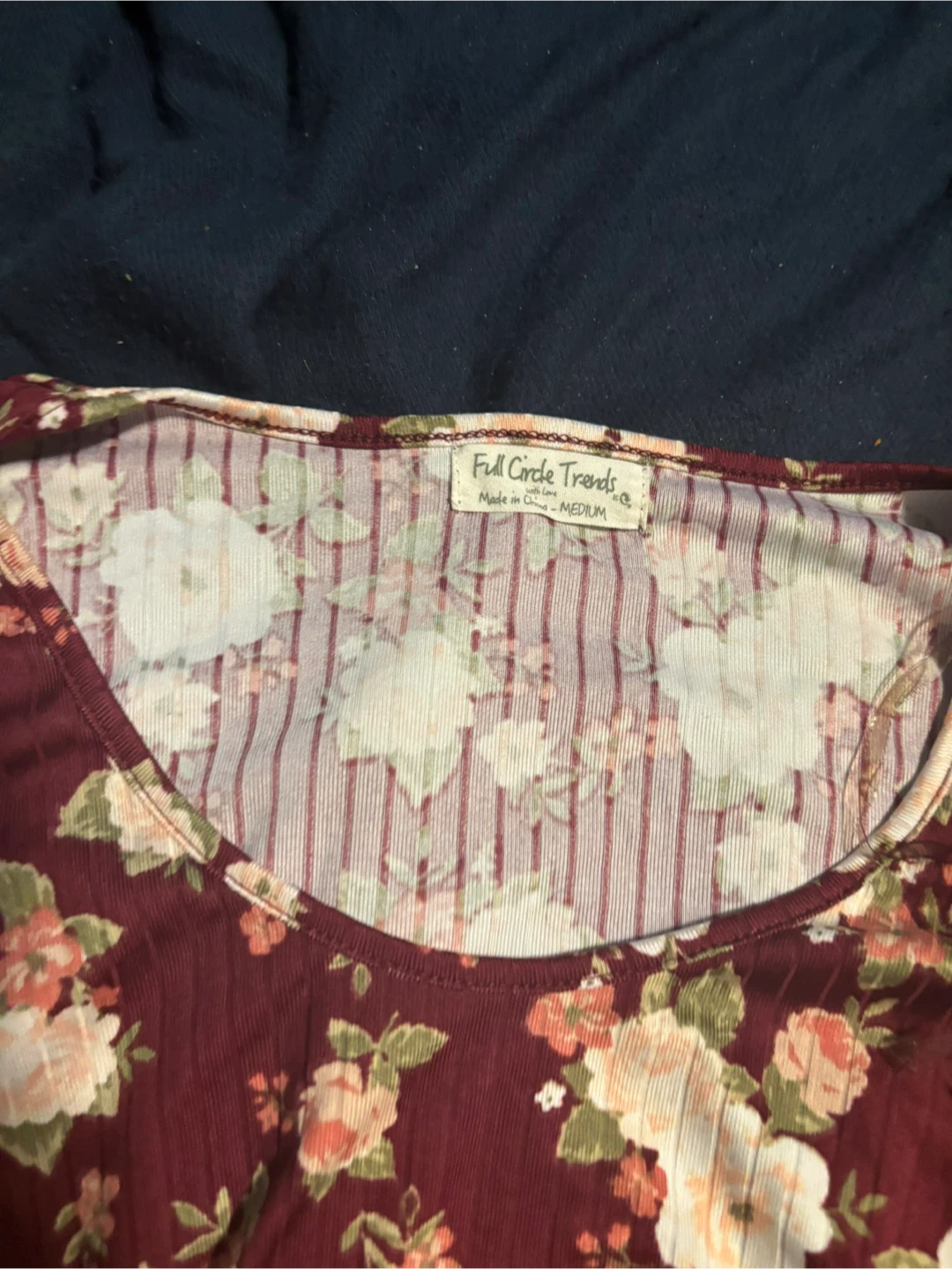 Full Circle Trends Floral Top - Size Medium - photo 2