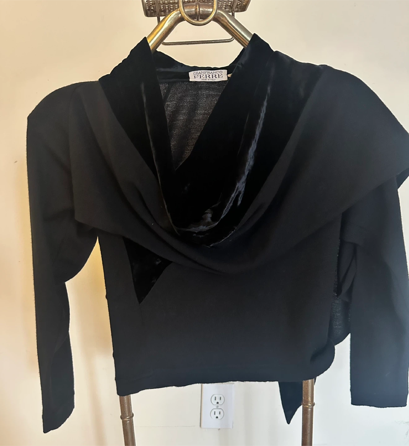 Gianfranco Ferre Black Velvet Top - photo 2
