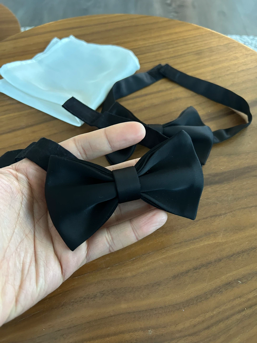 Silk Black Bow Ties and White Pocket Square Set - photo 2