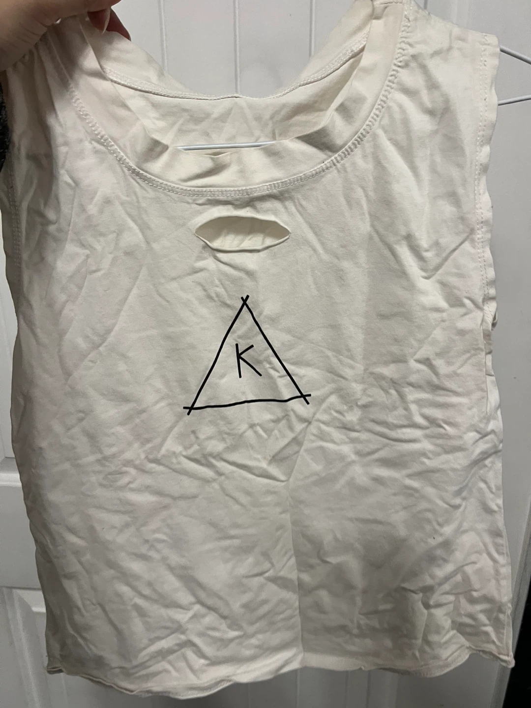 White Sleeveless Top with Triangle Design - photo 2