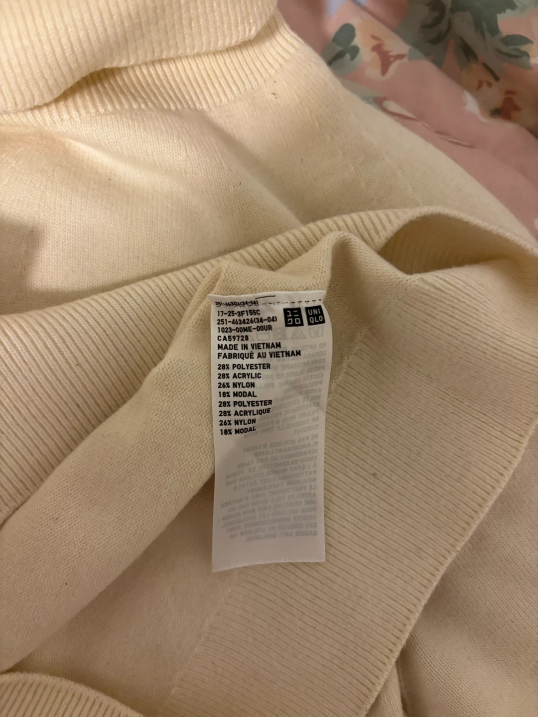 Uniqlo Turtleneck Sweater - photo 2