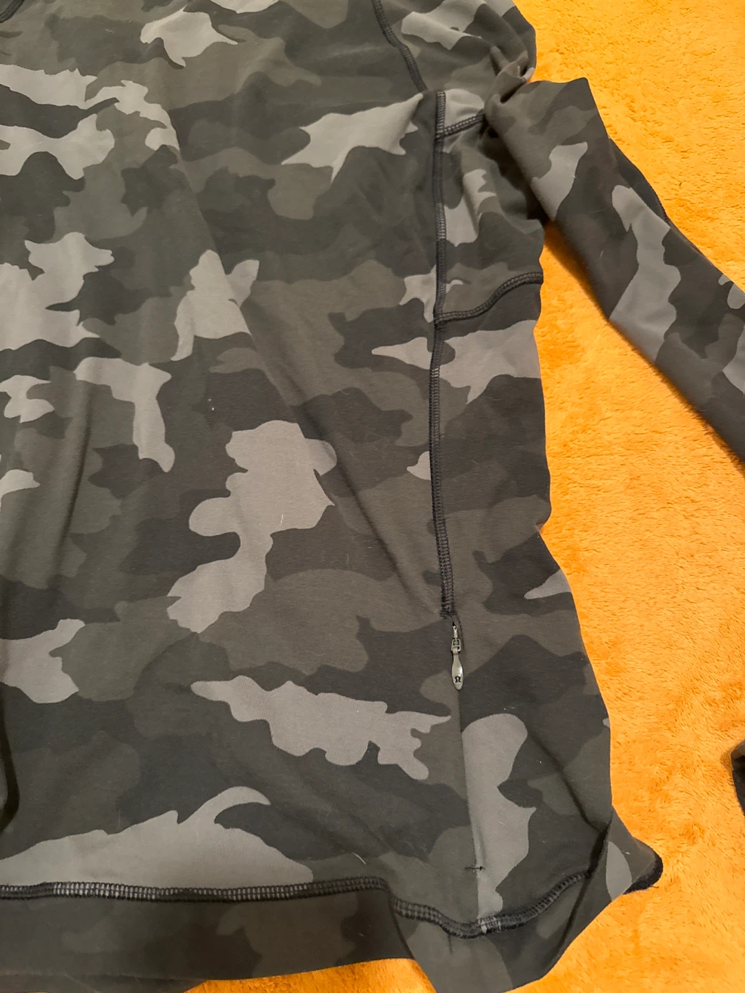Lululemon Camo Aligned Long Sleeve Top SZ8 - photo 3