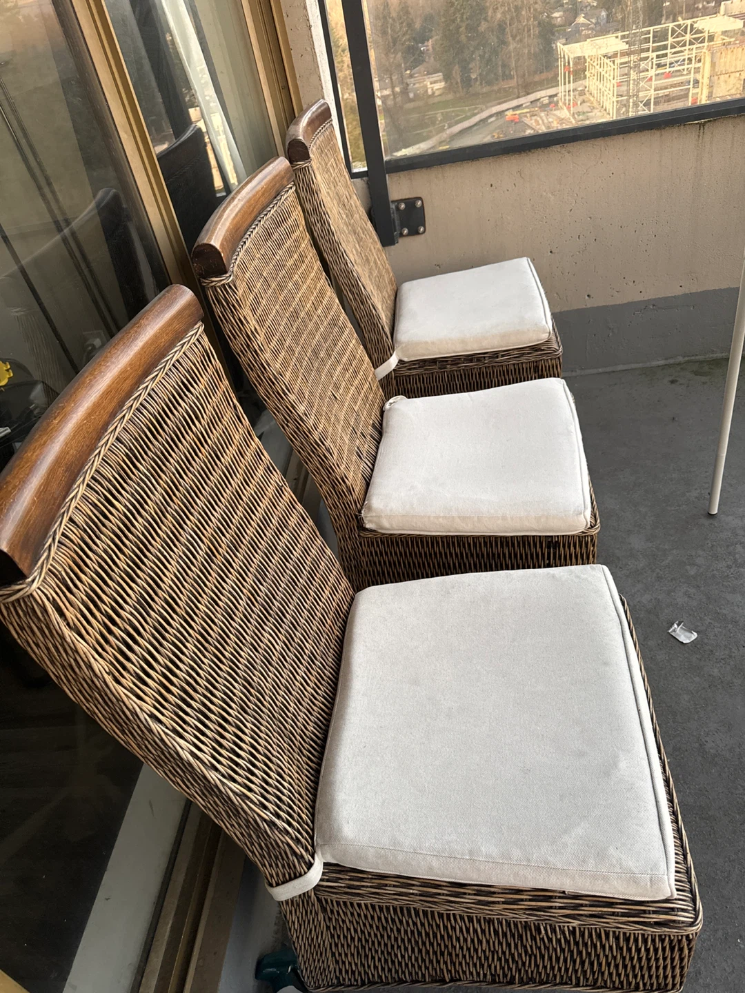 Outdoor table and chairs