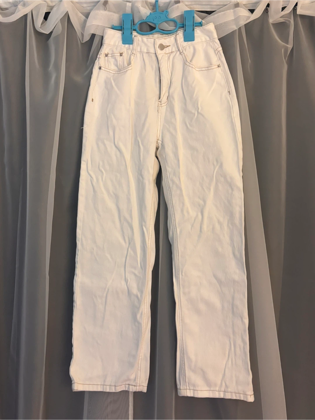 White Jeans