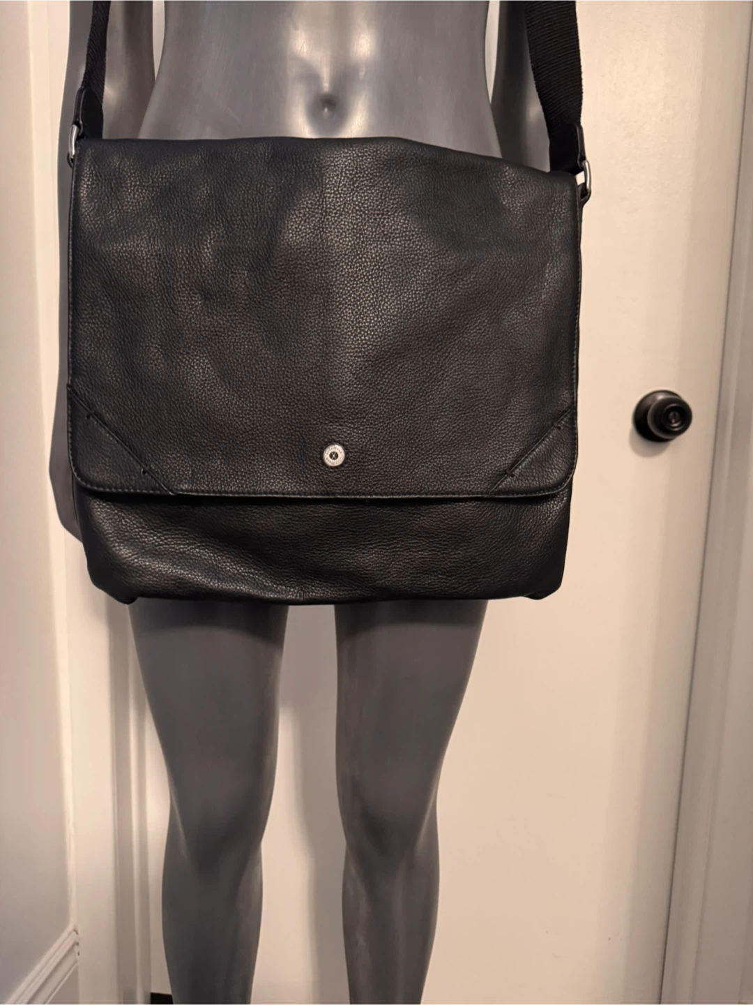 Cole Haan Black Leather Messenger Bag - photo 2