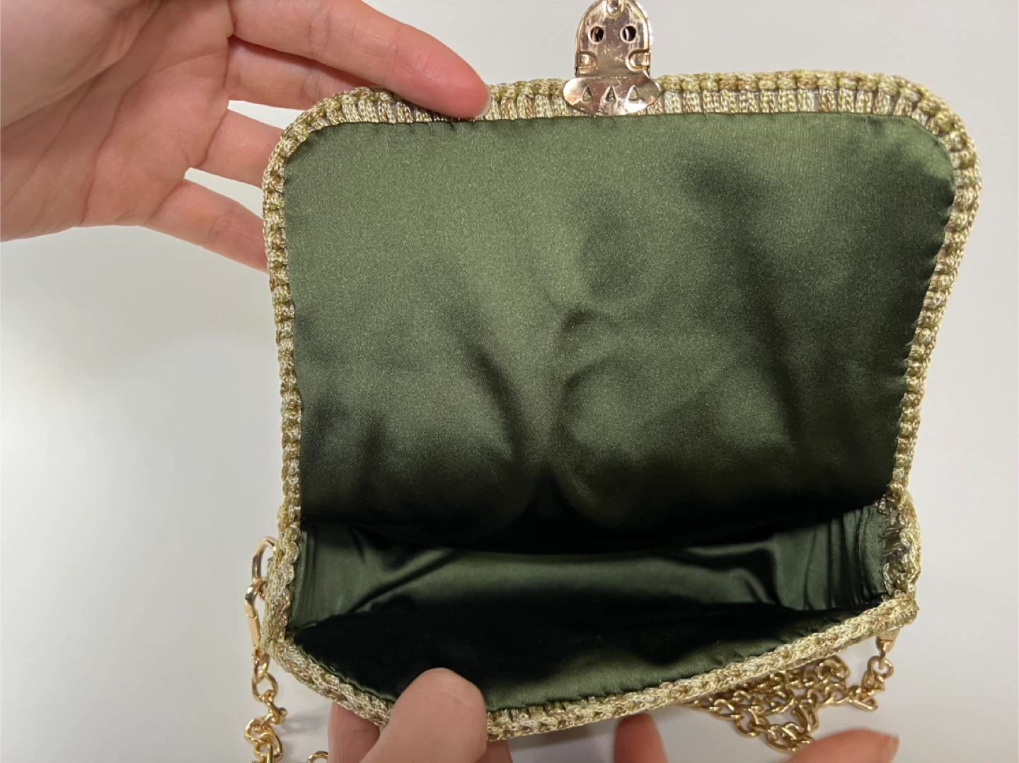 Handmade Crochet Purse with Golden Chain - photo 3