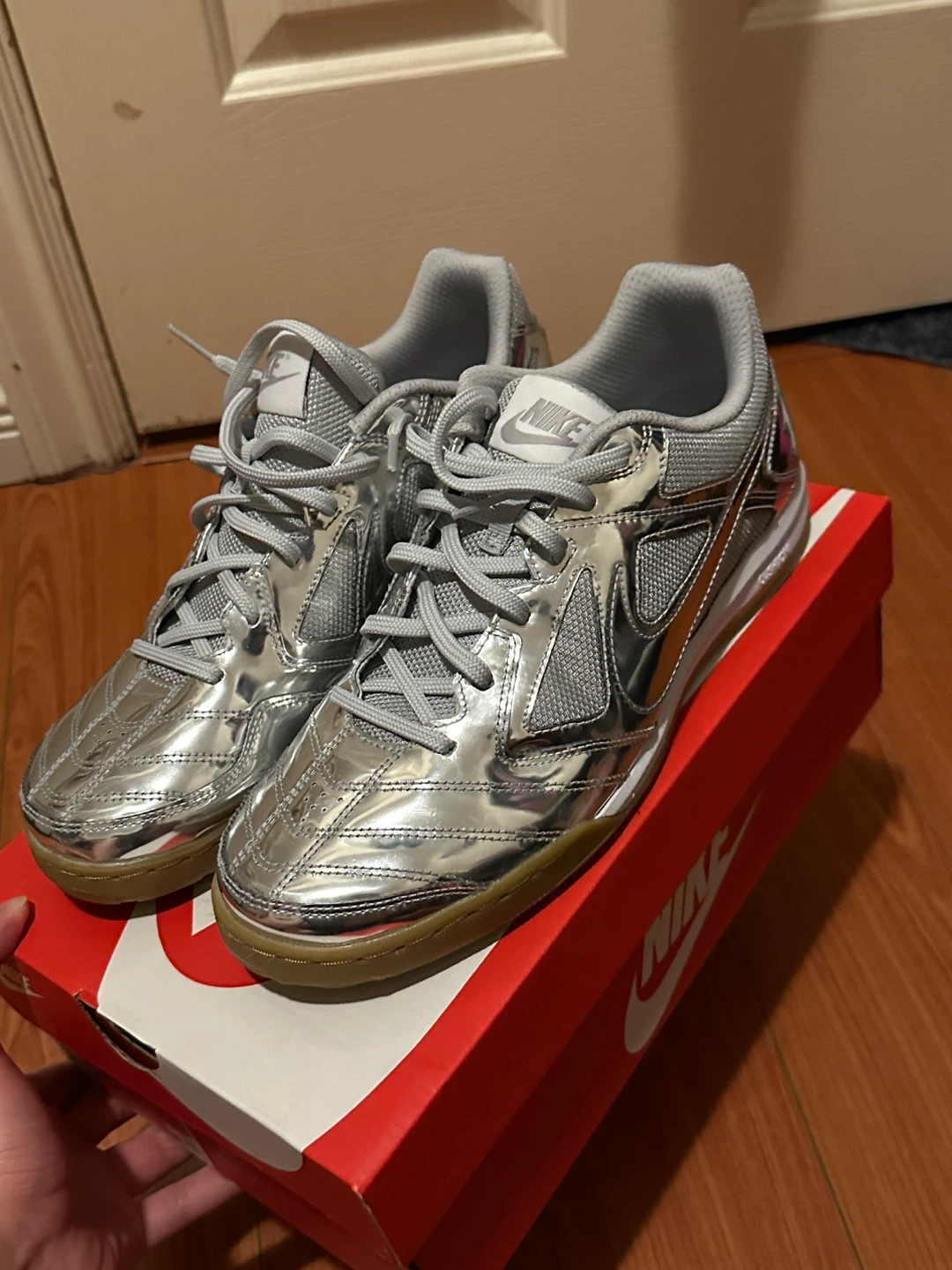 Nike Gato LV8 Indoor Soccer Shoes - Size 10.5 - photo 5