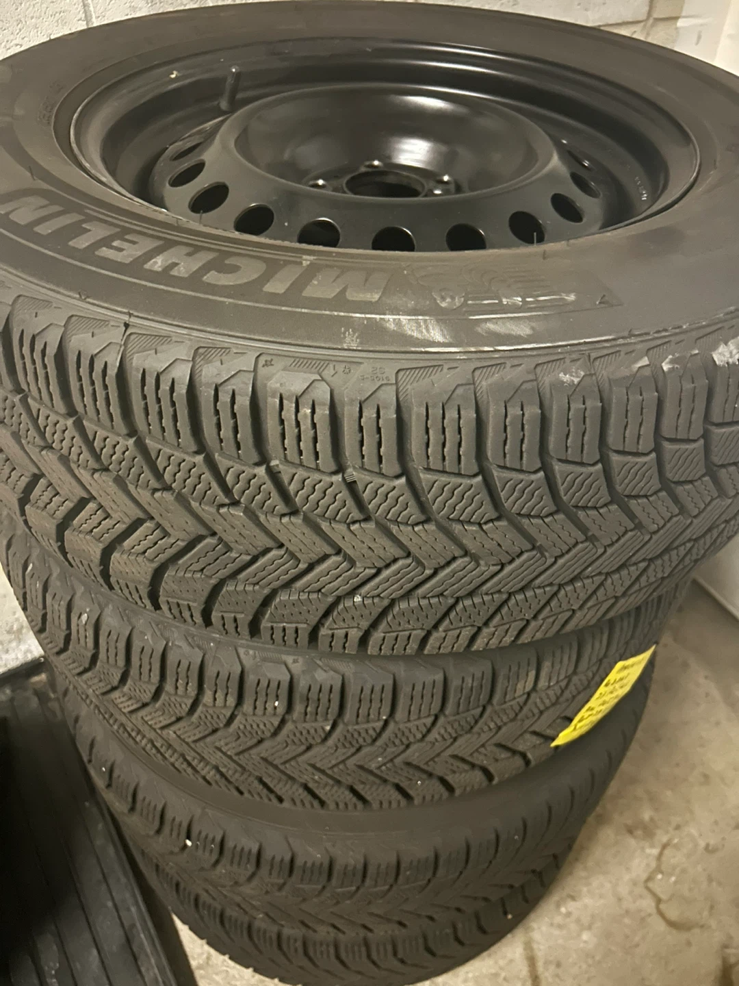 Michelin X-Ice Snow SUV Tires - 235/65R17 - photo 3