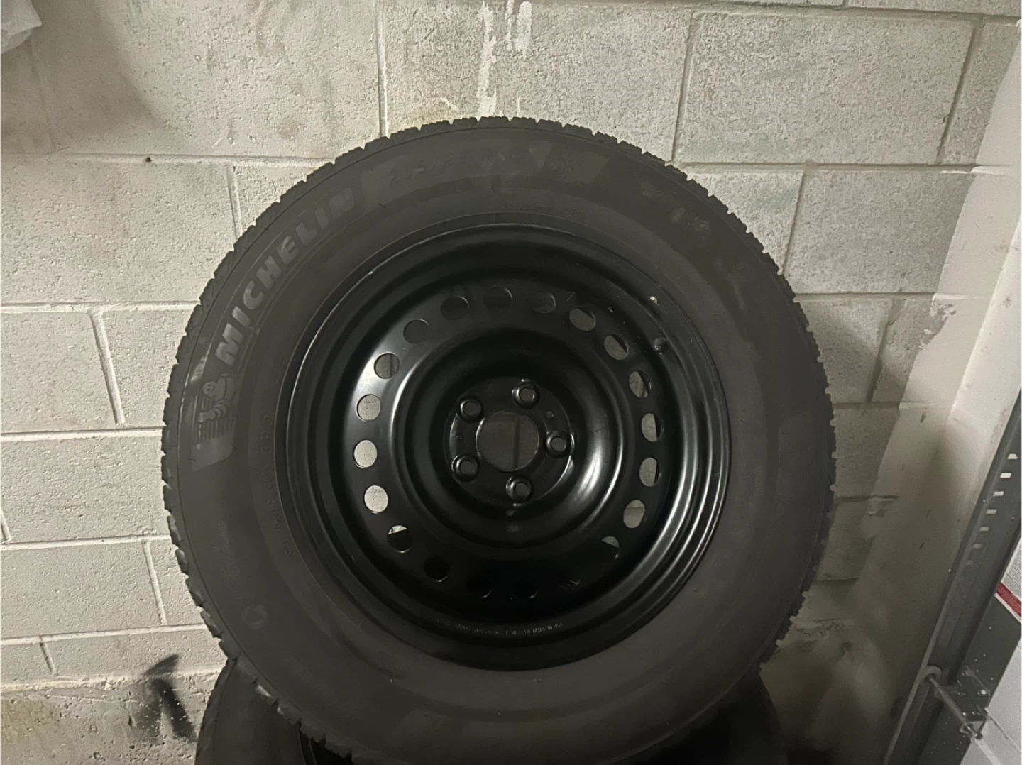 Michelin X-Ice Snow SUV Tires - 235/65R17 - photo 4