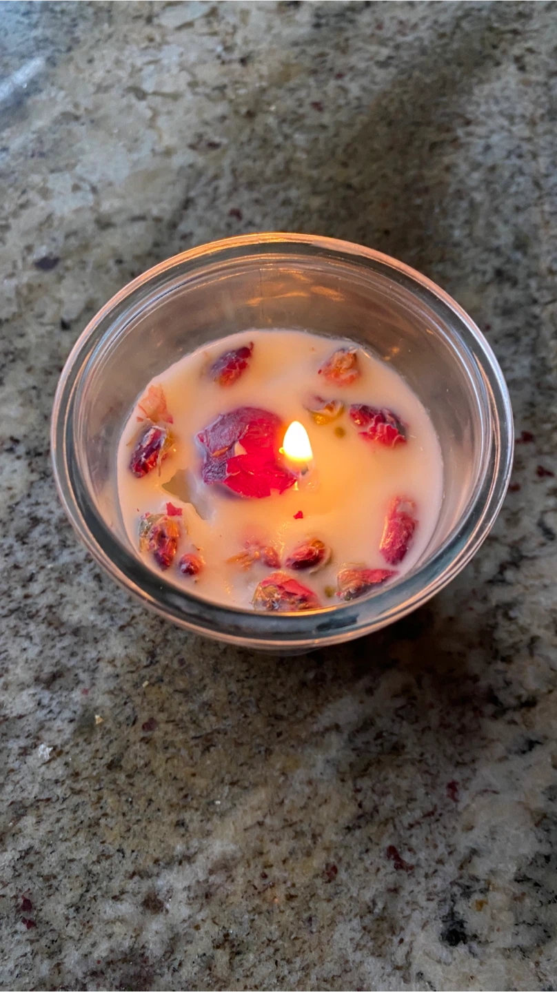 Soy Scented Candle with Rose Petals - photo 3