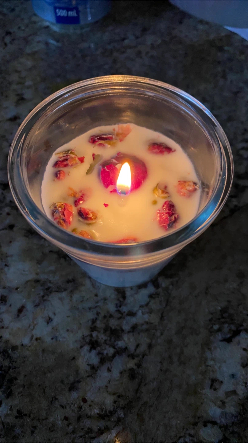 Soy Scented Candle with Rose Petals