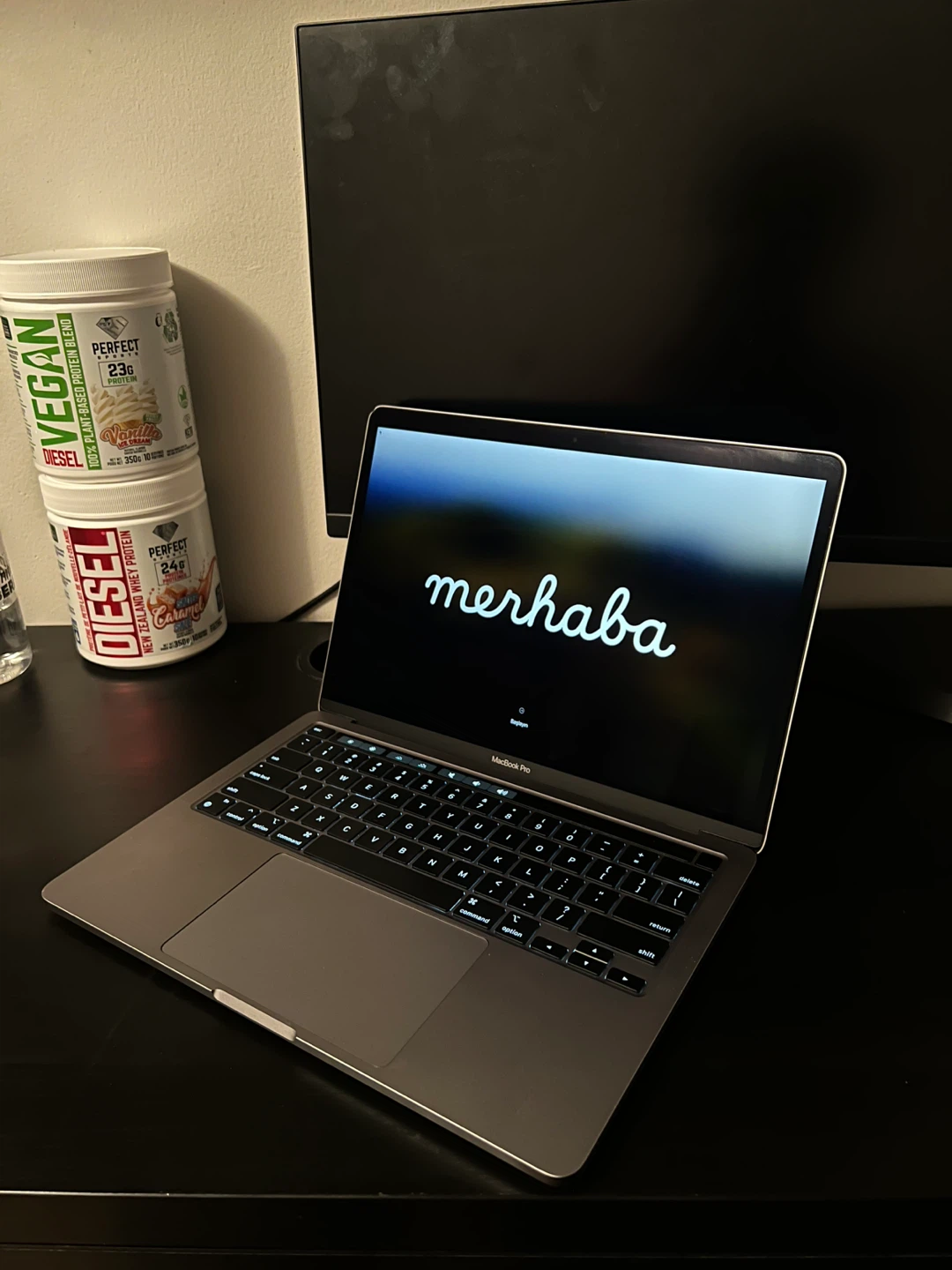 MacBook Pro 2022 M2 - AMAZING CONDITION