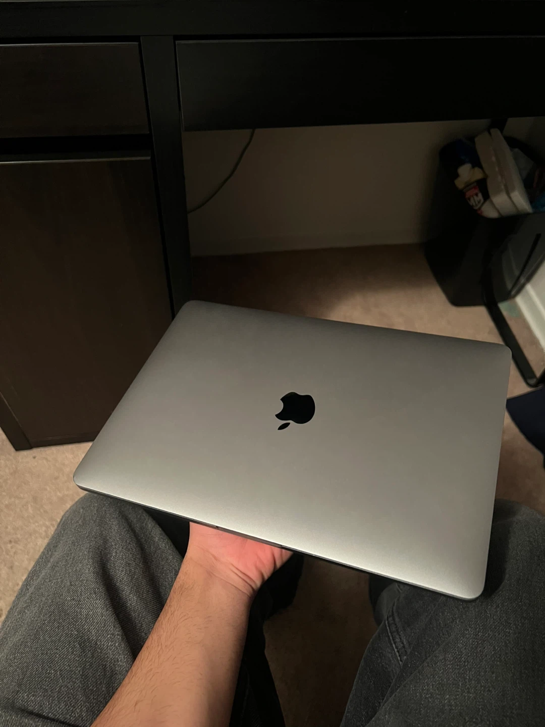 MacBook Pro 2022 M2 - AMAZING CONDITION - photo 4