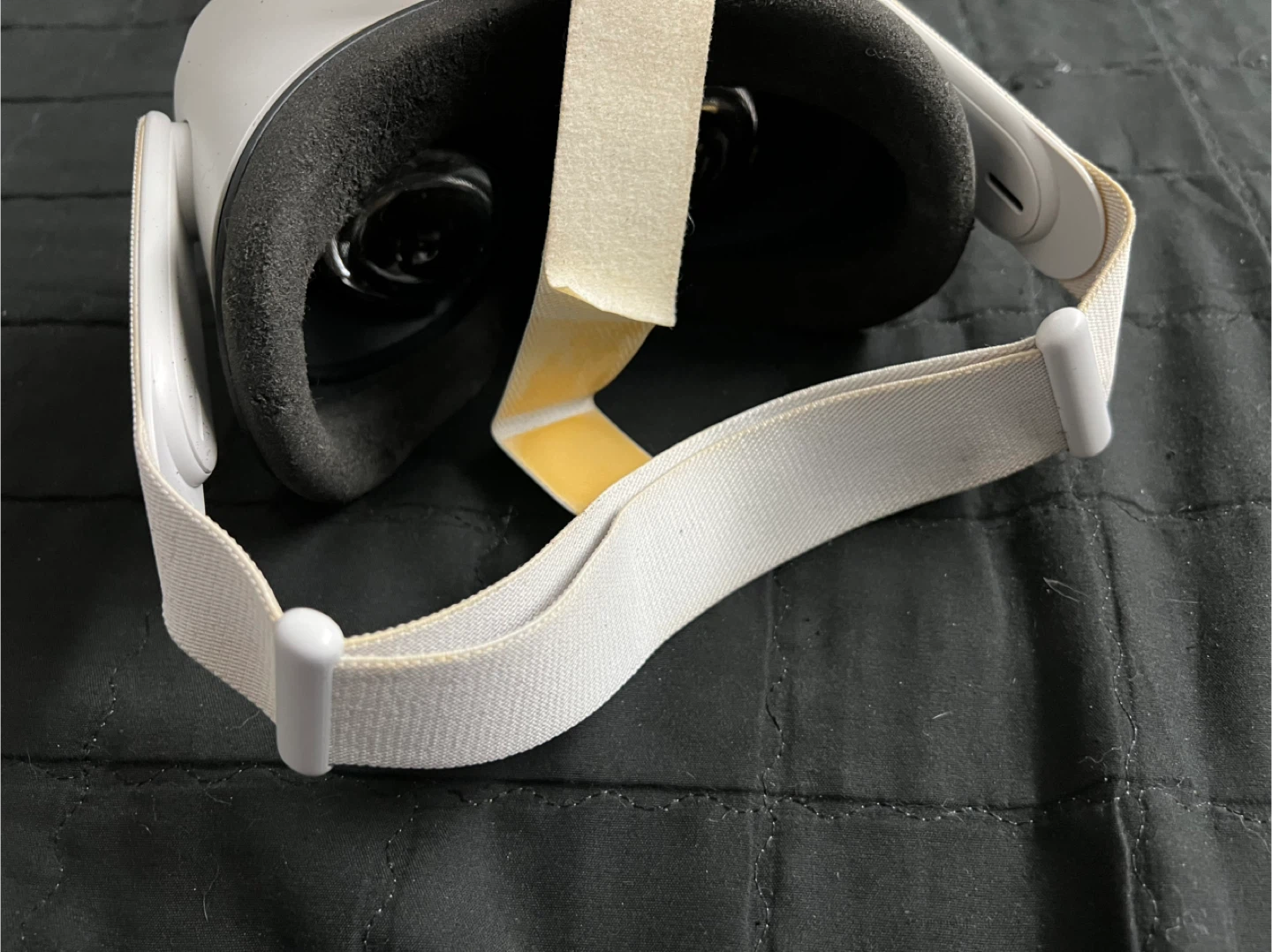 Oculus Quest 2 VR Headset - photo 3