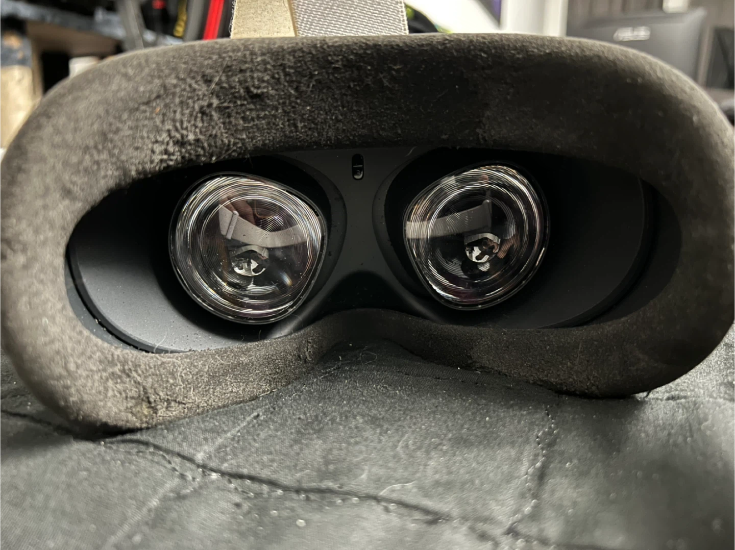 Oculus Quest 2 VR Headset - photo 2