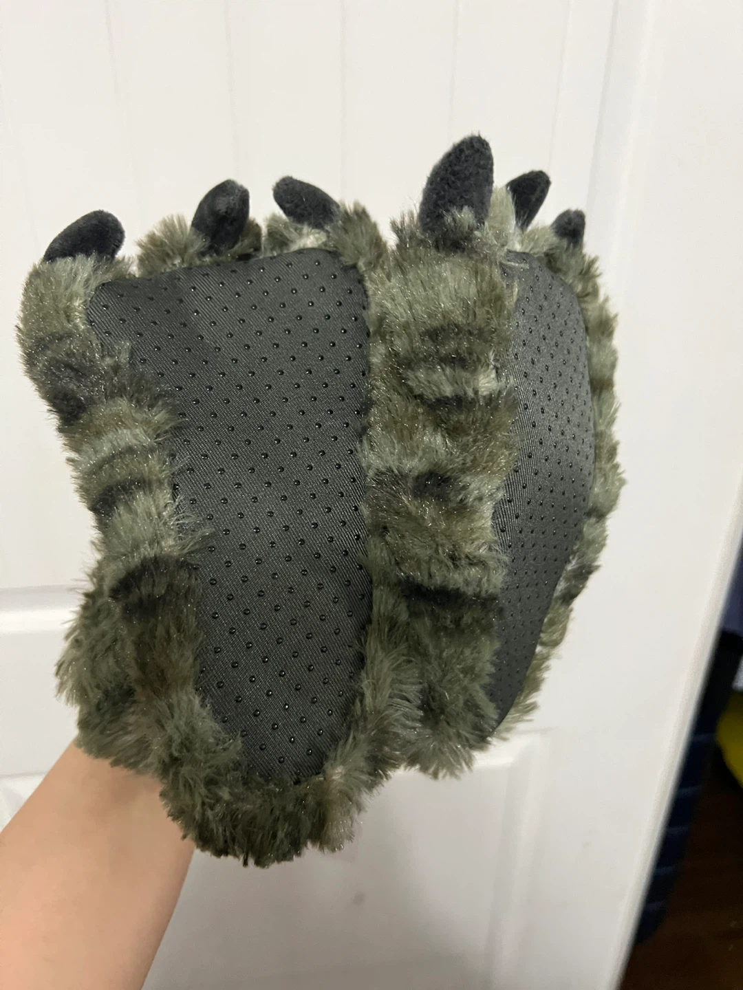 Carter's Olive Bear Paw Slippers - Size M - New - photo 5