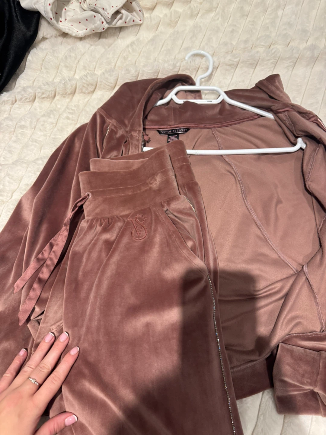 Victoria's Secret Velour Tracksuit - Size S - photo 5