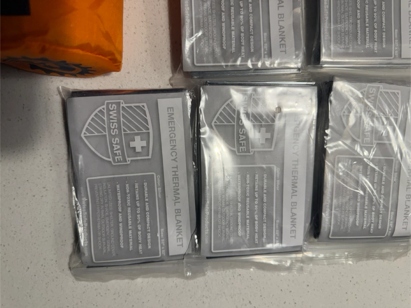 Swiss Safe Emergency Thermal Blanket Set - photo 2