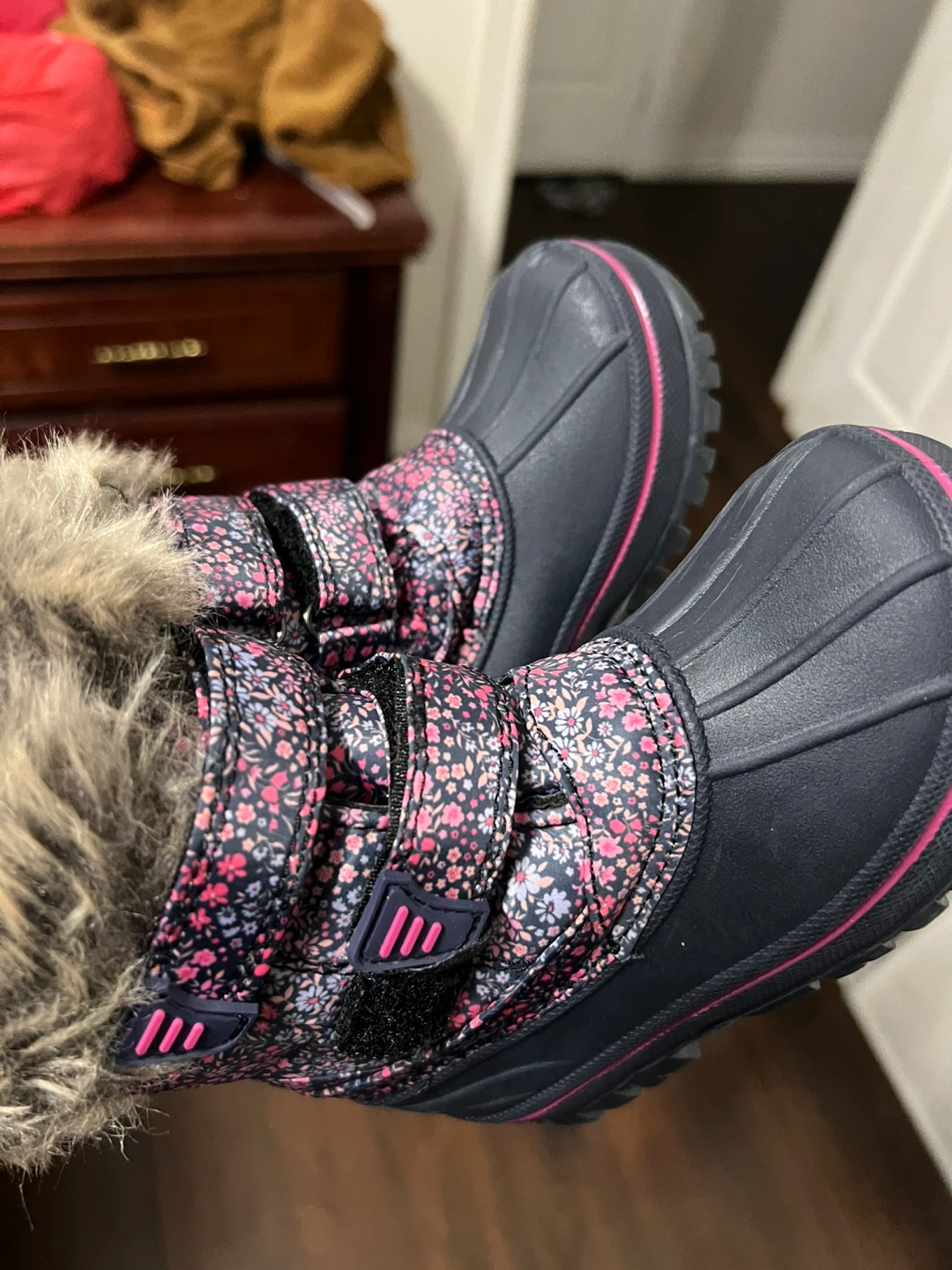 Size 8 Floral Winter Boots - photo 3