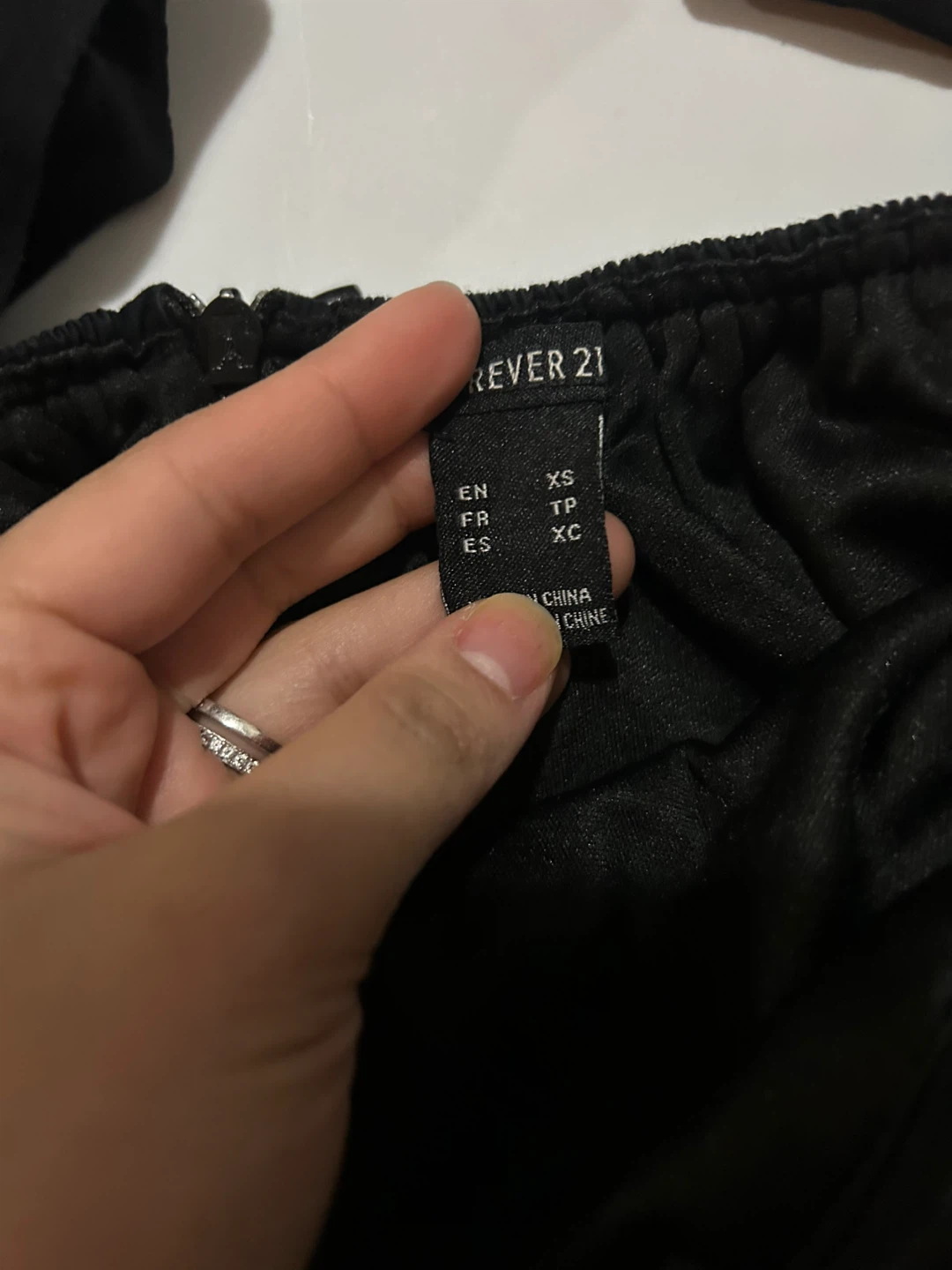 🏆 Sexy Backless Black Dress Forever 21 - Size XS - photo 2