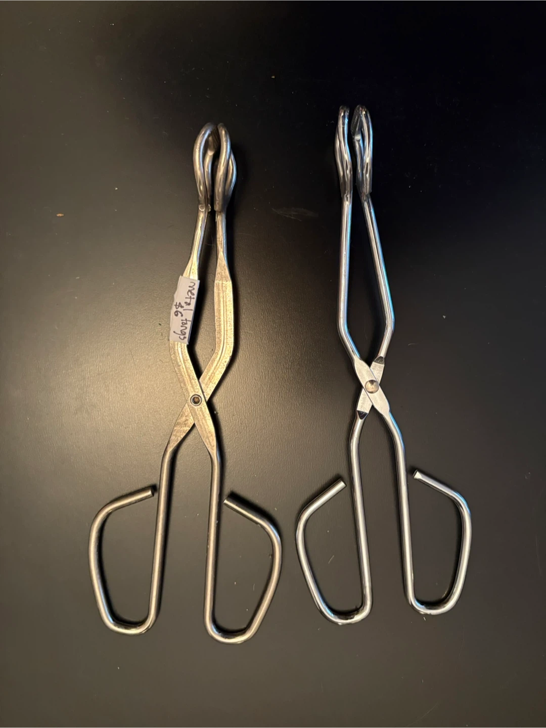 Metal tongs - set of 2