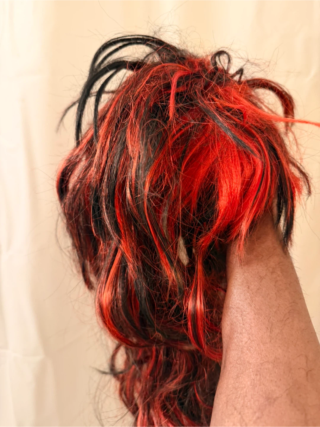 Red & Black Wig - photo 2