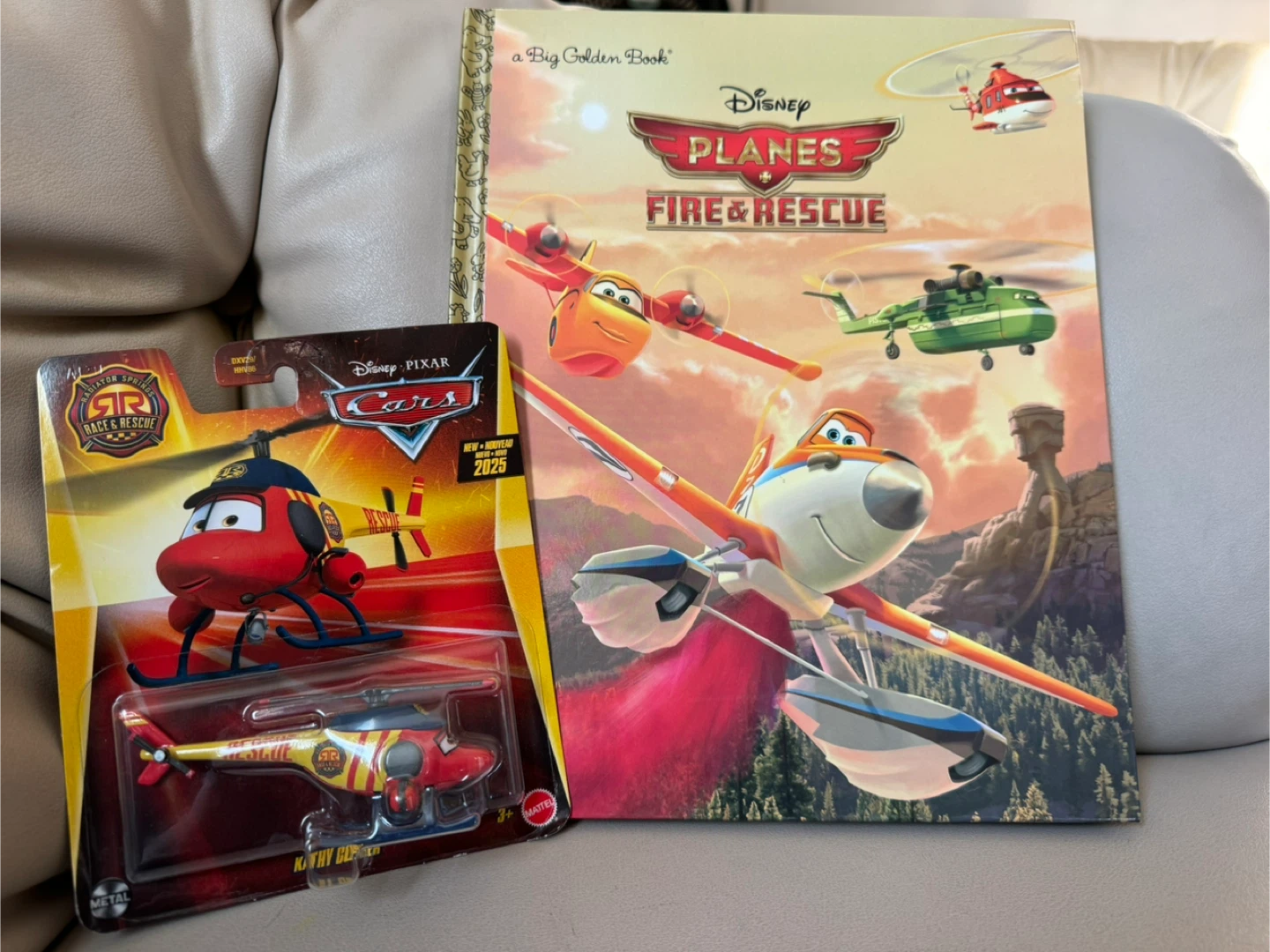 Disney Planes Fire & Rescue Book & Diecast