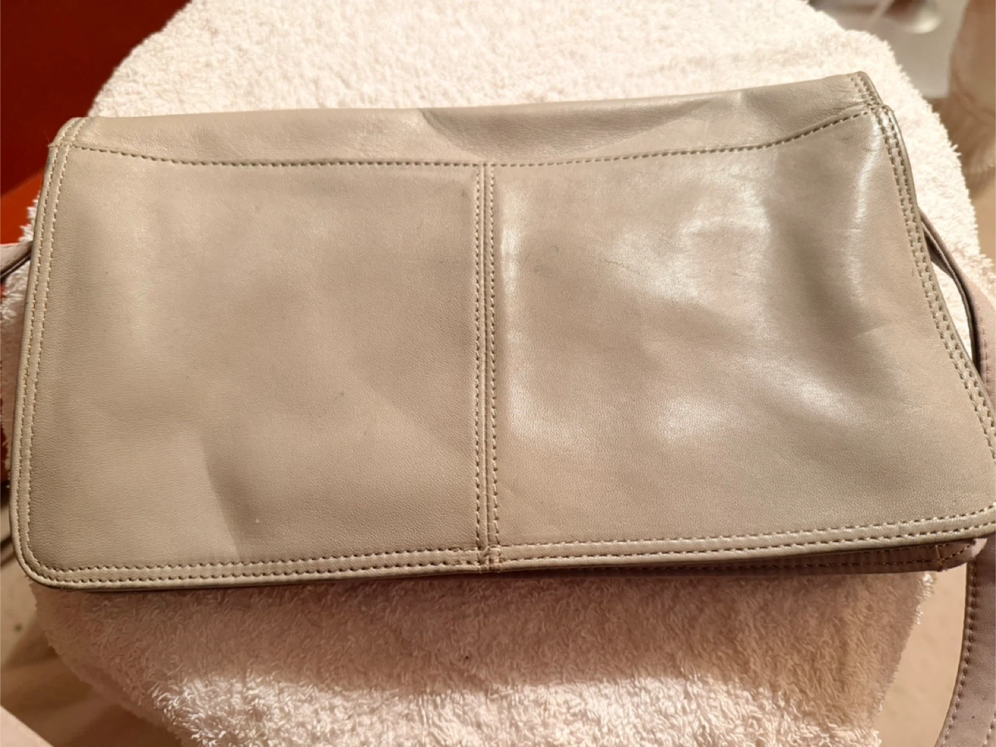 Kenneth Cole Reaction Beige Leather Bag - photo 3