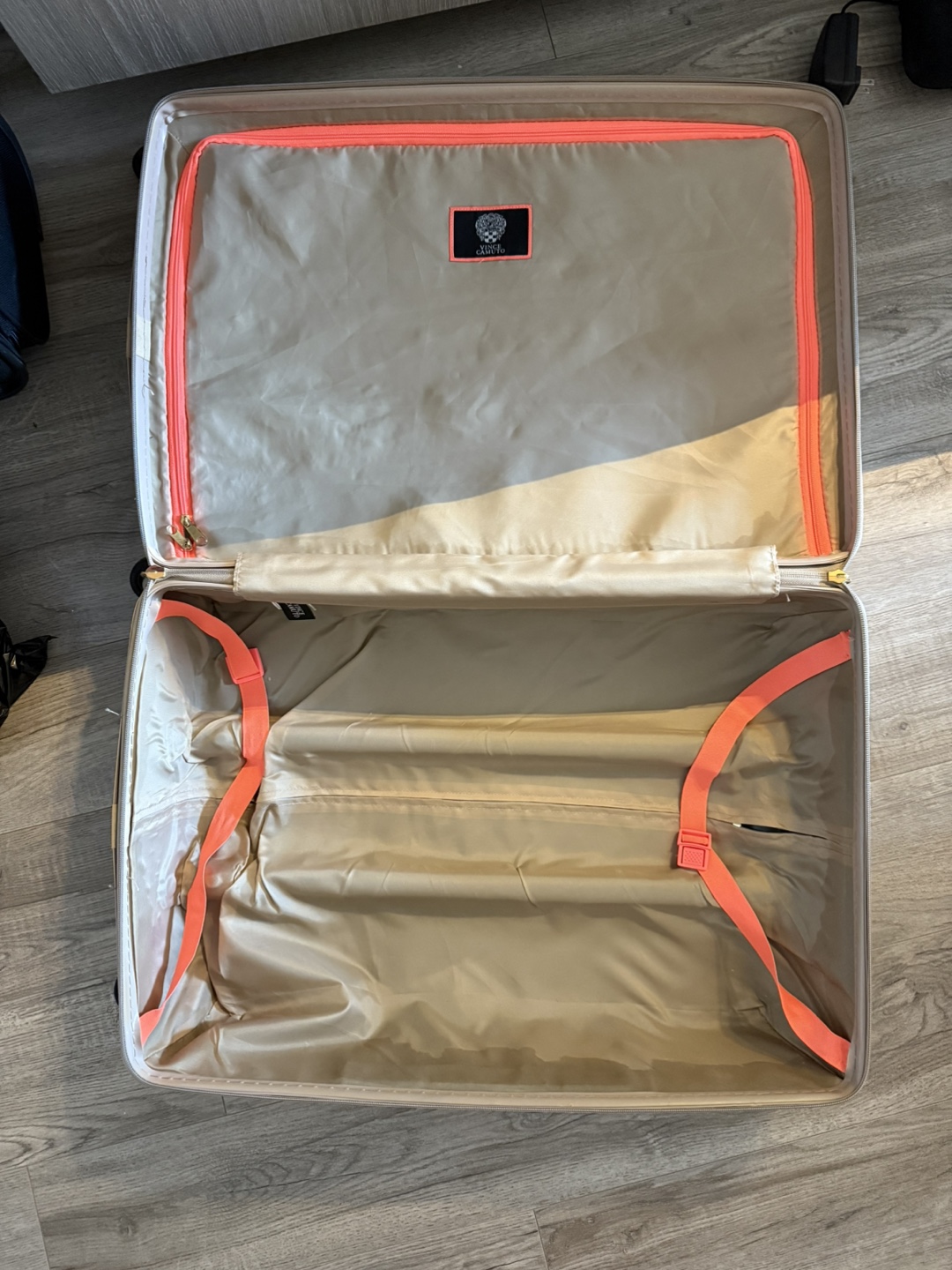 Vince Camuto Luggage - photo 2