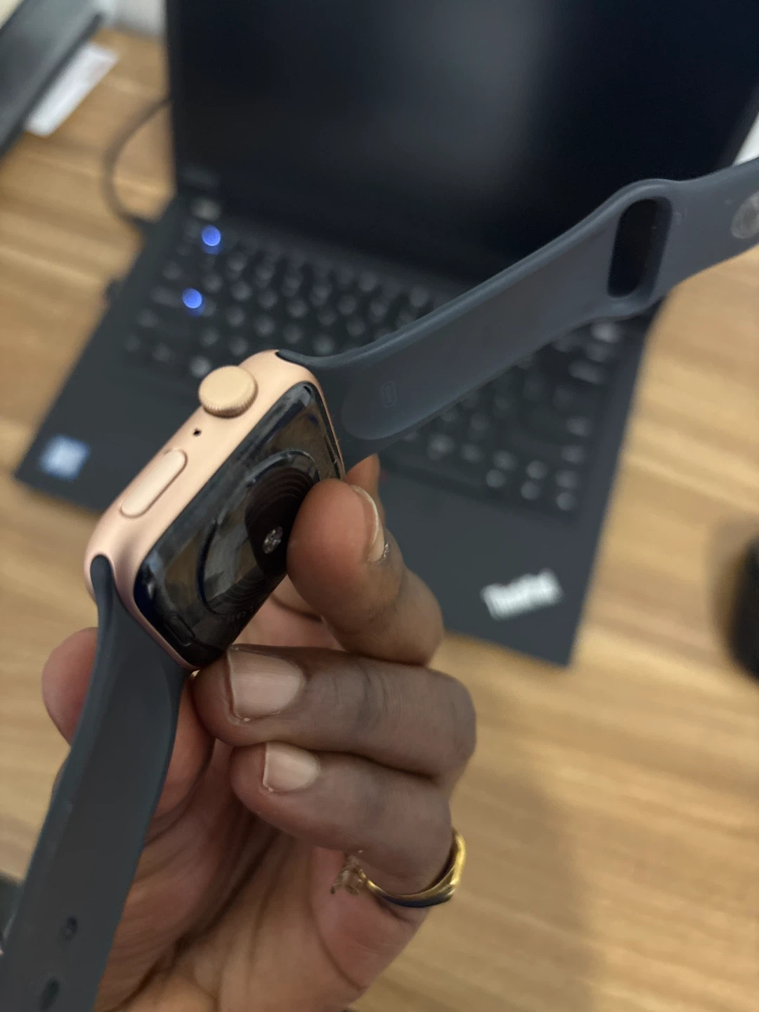 Apple Watch SE 44MM - photo 3