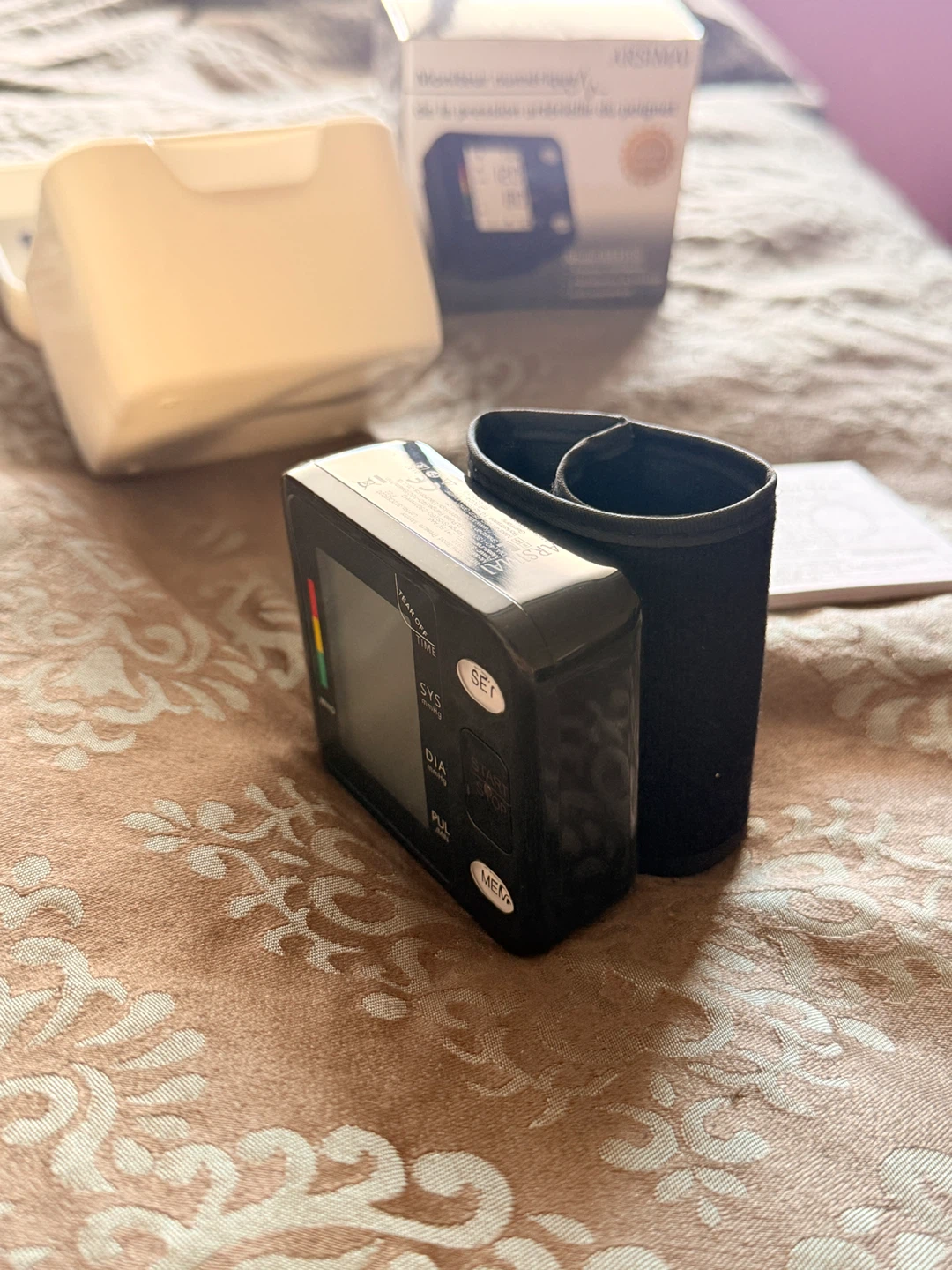 Wrist digital blood pressure monitor - photo 4