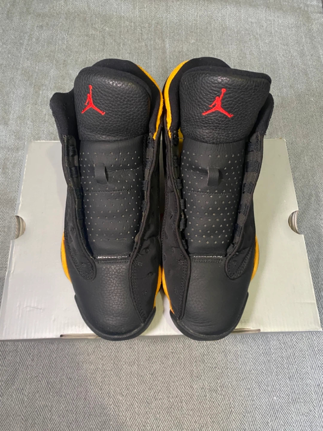 Air Jordan 13 Retro Black/University Gold, Size 9.5