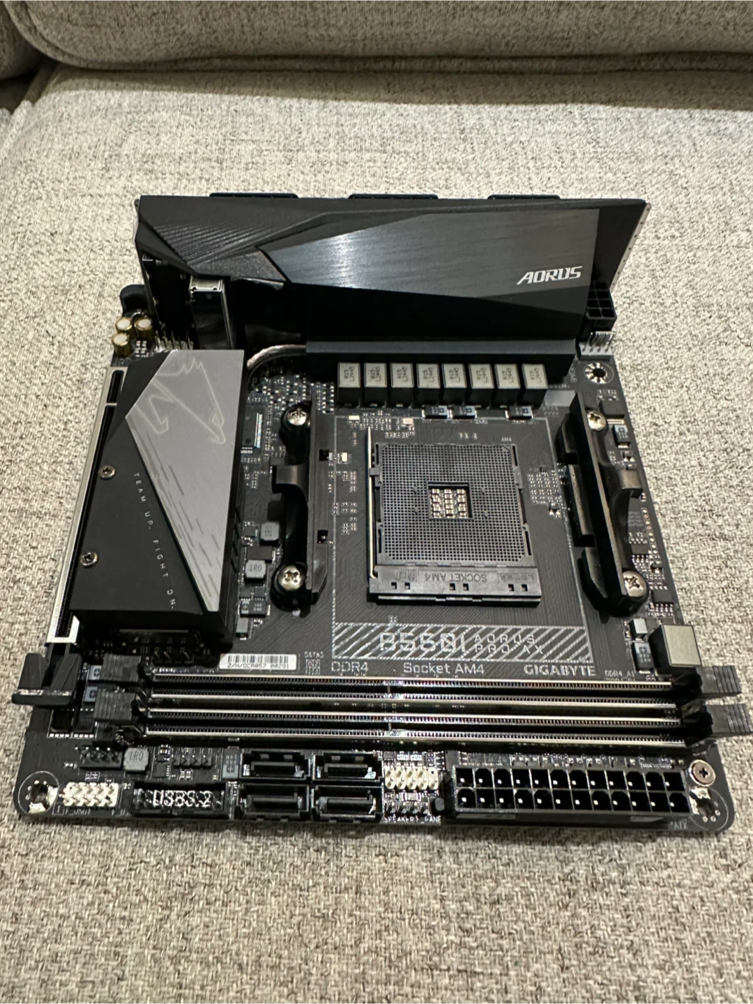 Gigabyte Aorus B550I Pro AX Motherboard - Like New! - photo 5