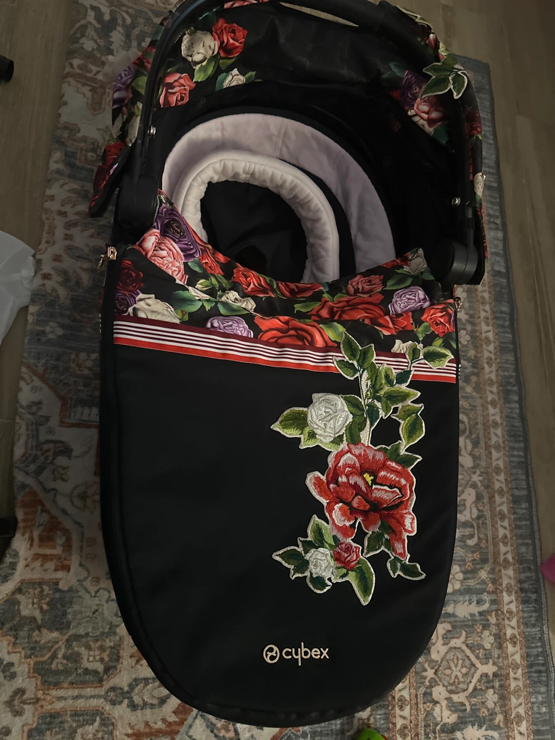 Cybex Carry Cot - Rose Edition