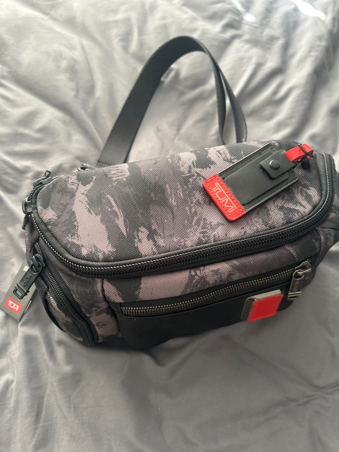 Tumi Kelley Sling Bag - New
