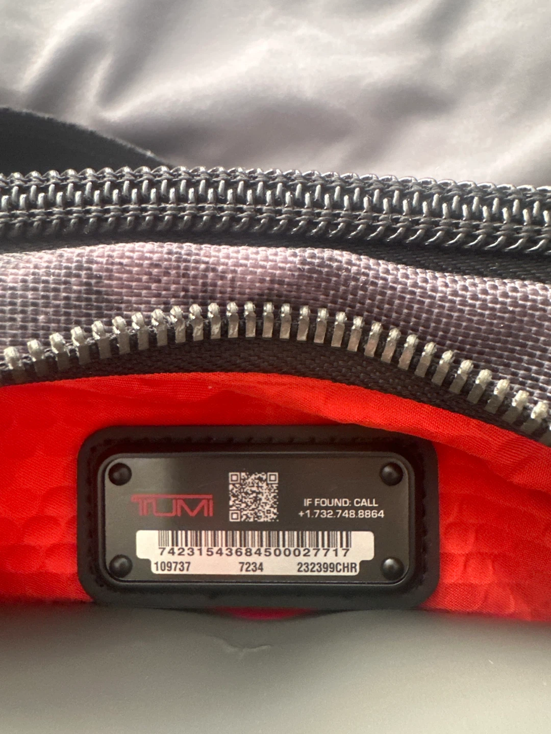Tumi Kelley Sling Bag - New - photo 5