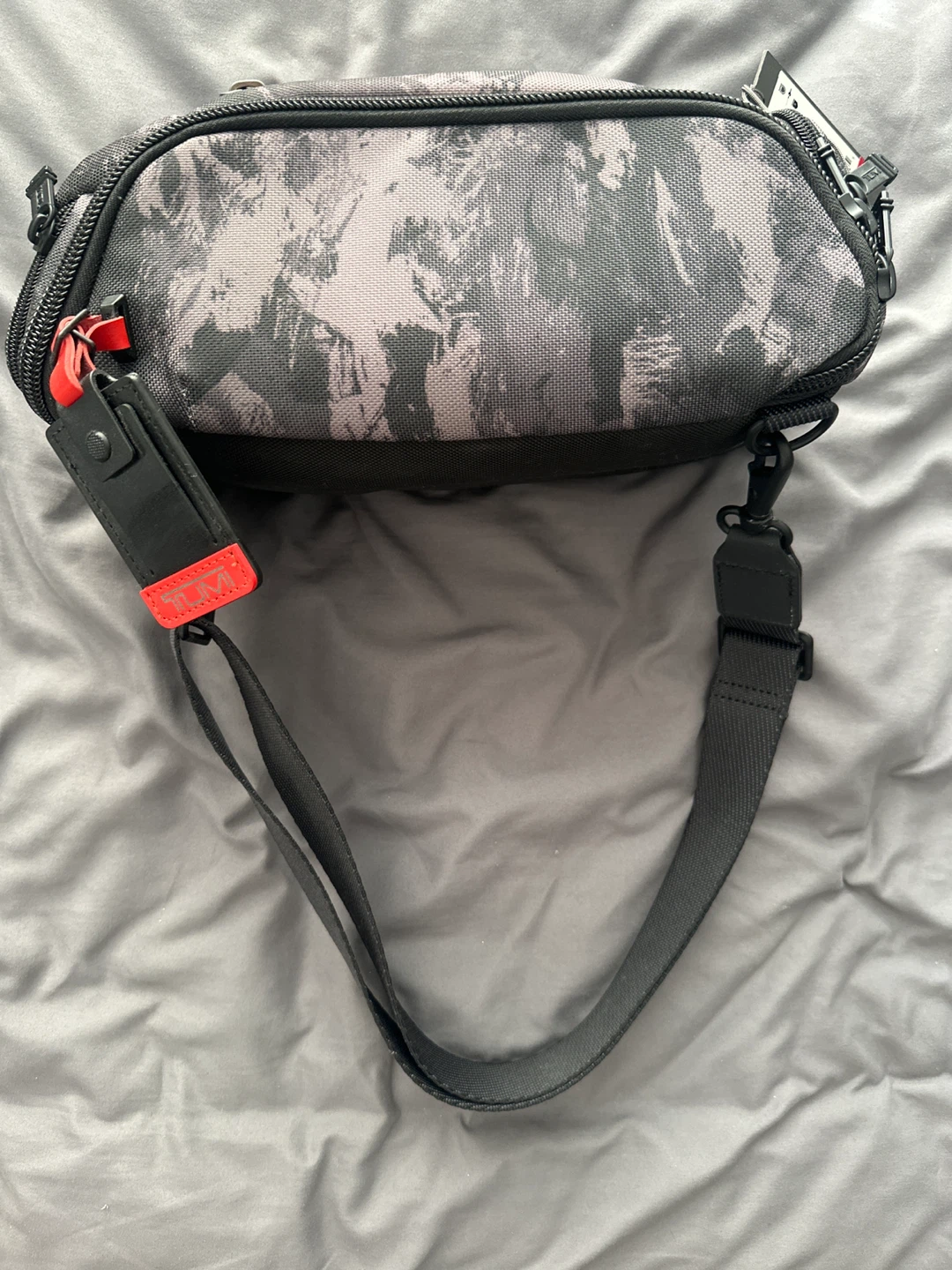 Tumi Kelley Sling Bag - New - photo 2
