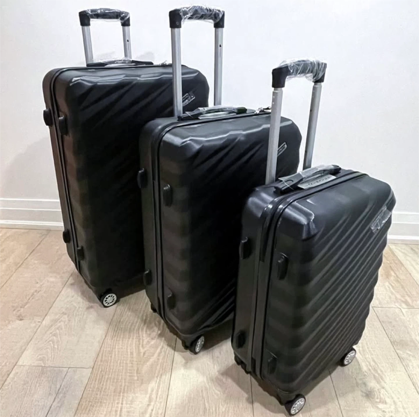 Brand new Black Luggage Set (20”/24”/28”)