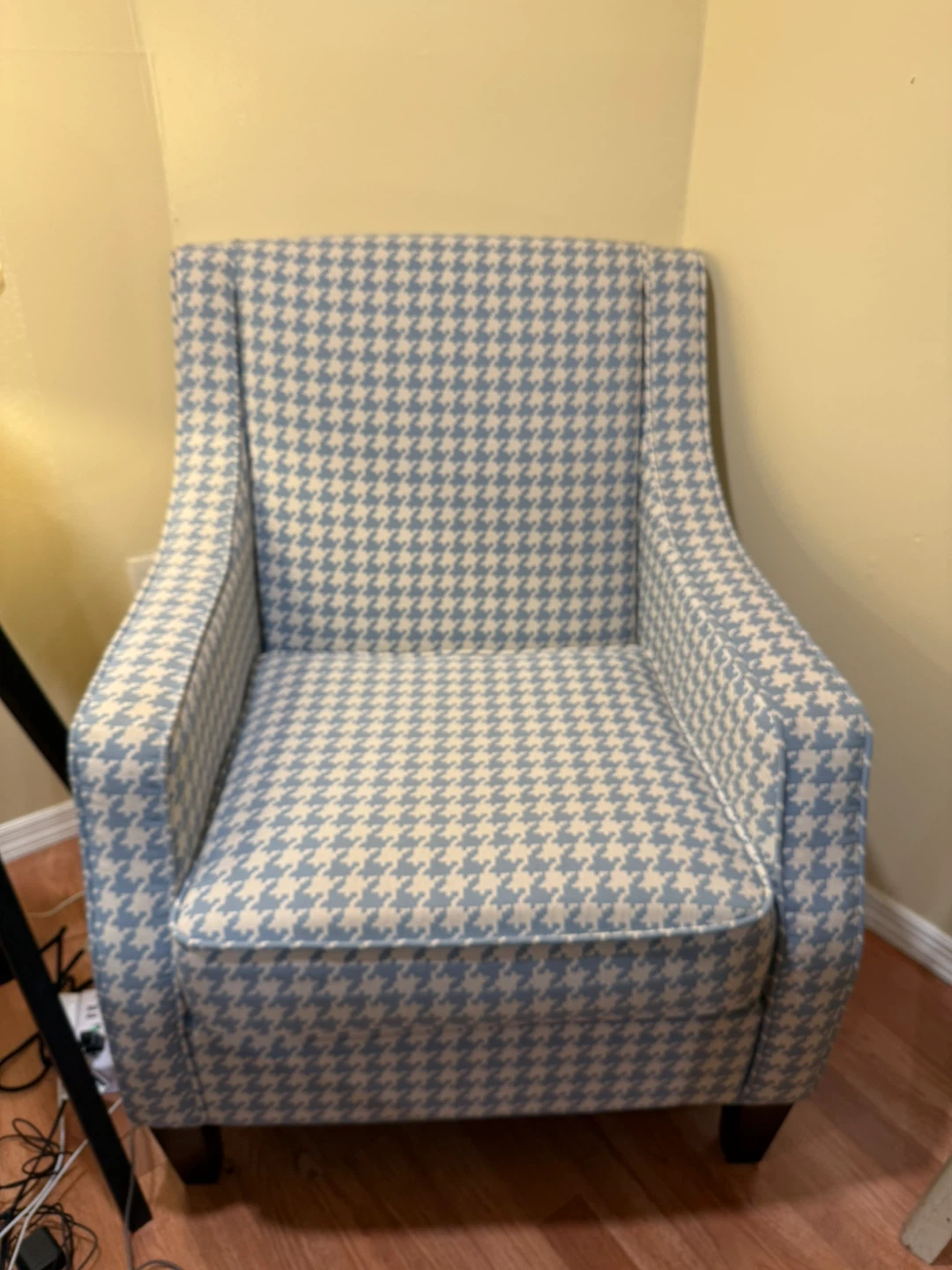 Houndstooth Pattern Accent Chair