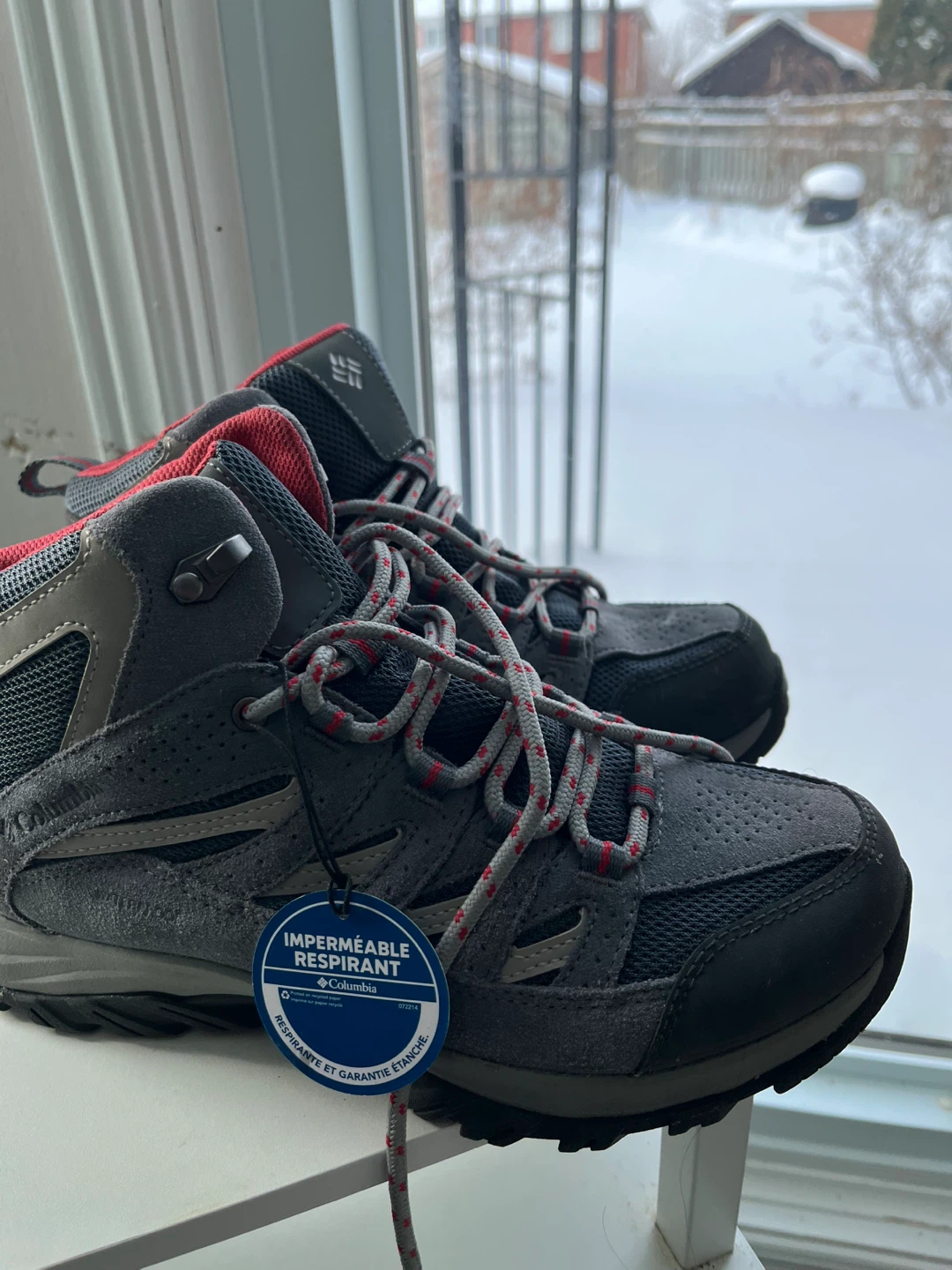 Bnwrt Columbia Women's Hiking Boots - Size 9