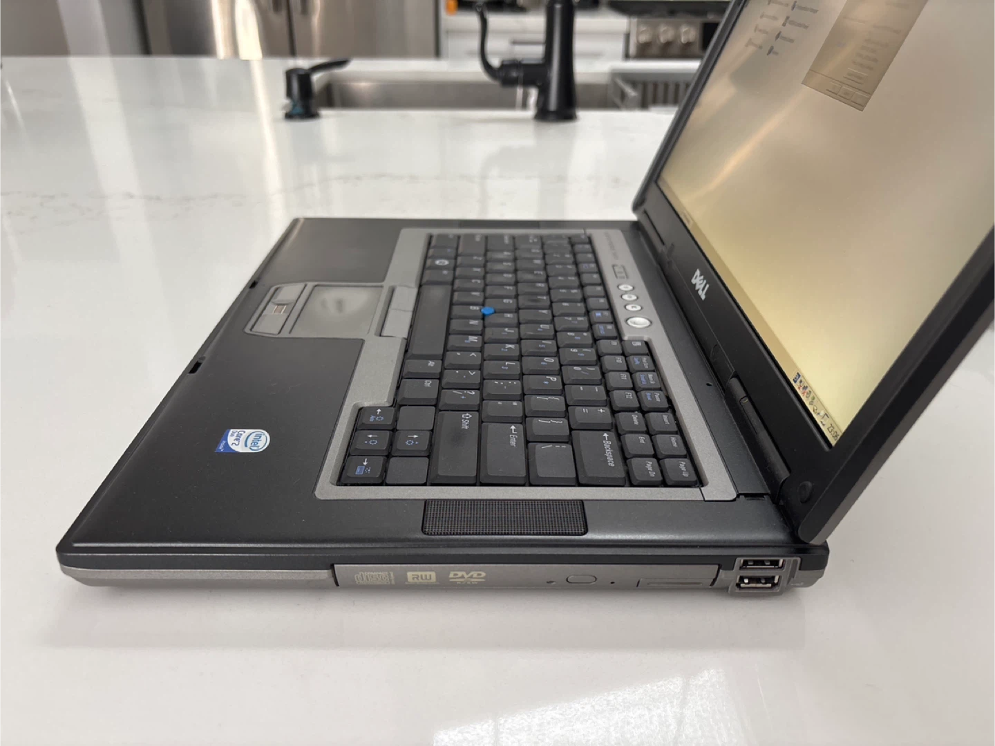 Dell Latitude D830 Laptop - photo 3