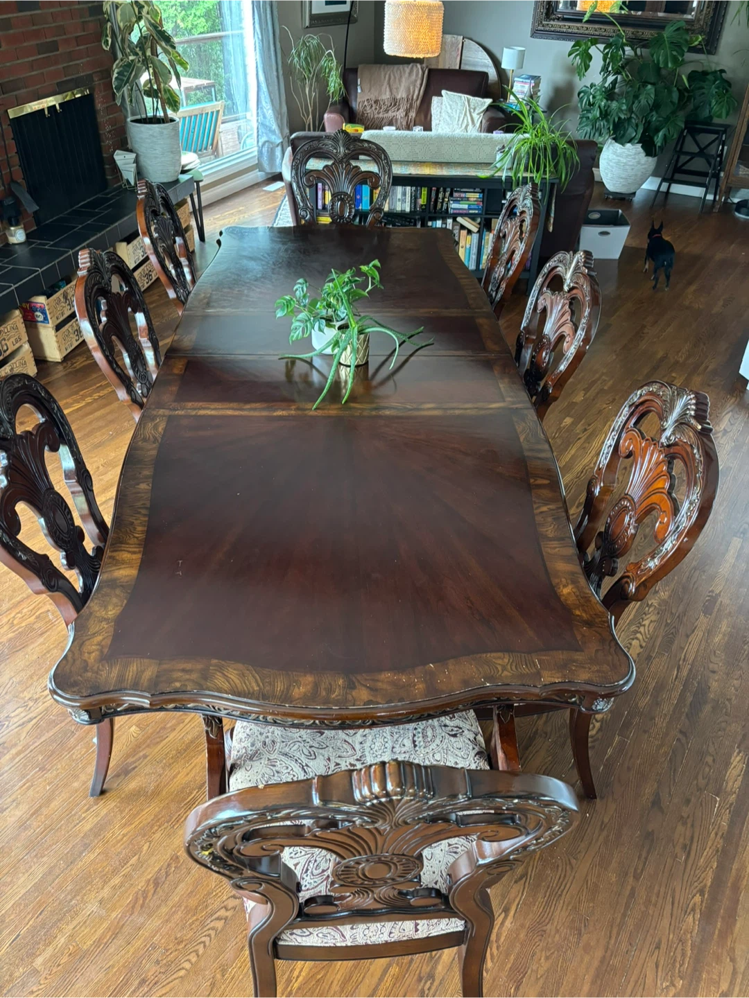 Ornate Dining Table with 8 Chairs - photo 3