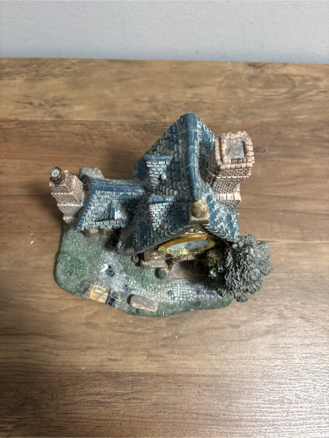 Nikko Station Clock Figurine - photo 3