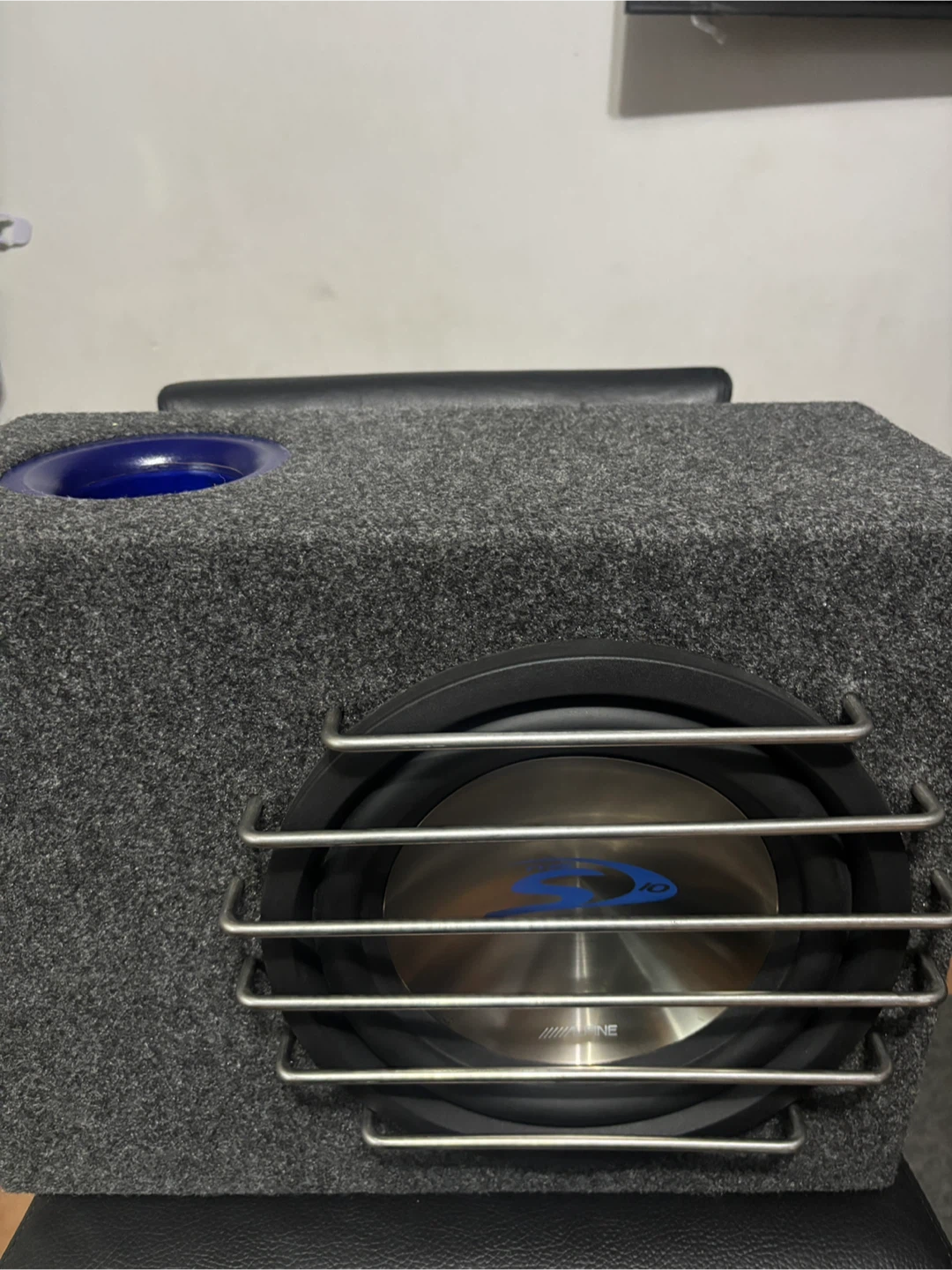 Alpine Subwoofer with JL Audio Amplifier - photo 2
