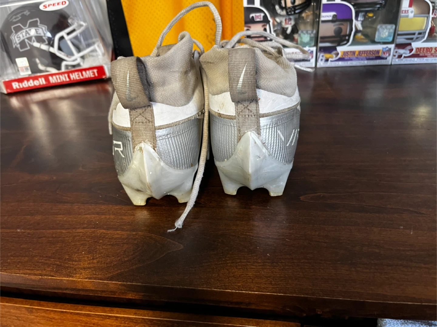 Nike Vapor Football Cleats & Gloves - photo 3